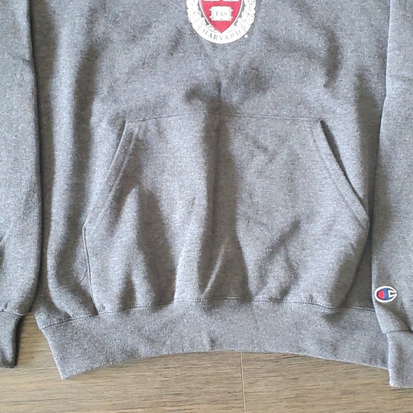 ๐ HOST PICK ๐ Harvard University Hoodie - Picture 16 of 16